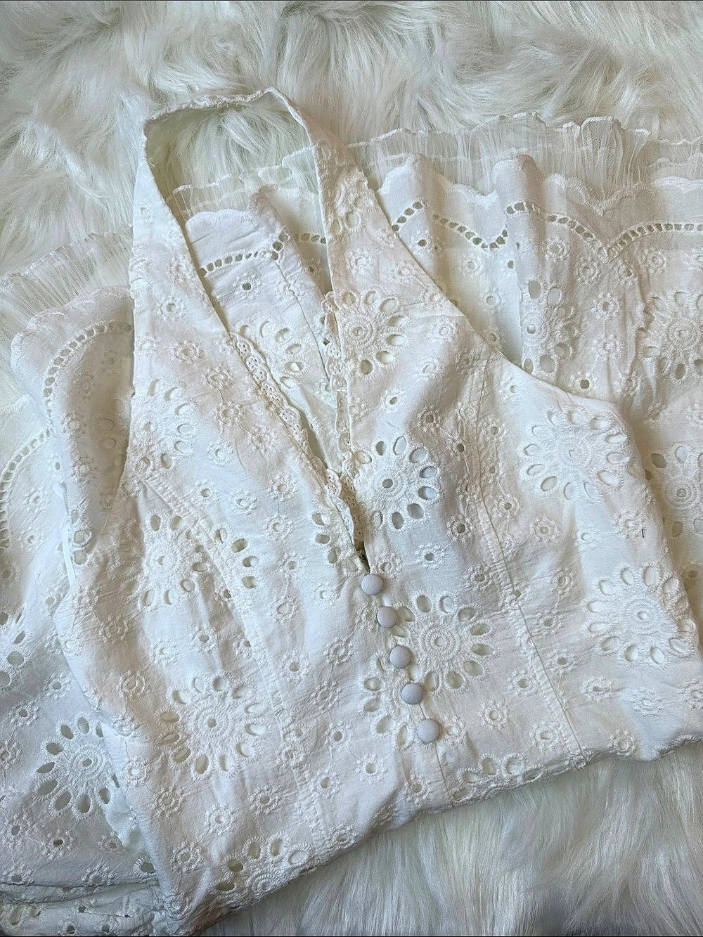 C/MEO Collective Embroidered Eyelet Blouse in White Size Small NWT